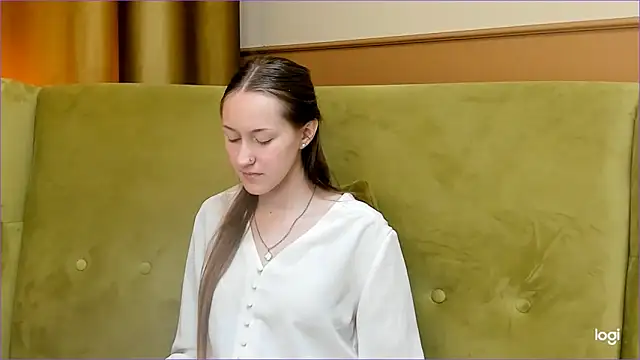 Snapshot of Calista_Everleig chatting on June 4, 10:20 am Calista Everleig online show from June 4, 10:20 am