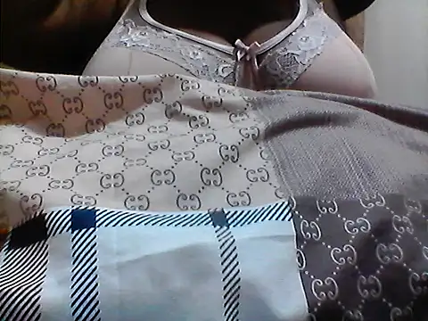 Snapshot of Pretty_sandrah chatting on June 9, 7:15 pm Pretty sandrah online show from June 9, 7:15 pm