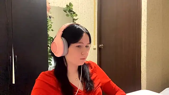 Snapshot of JulianPitta chatting on June 18, 8:14 pm JulianPitta online show from June 18, 8:14 pm