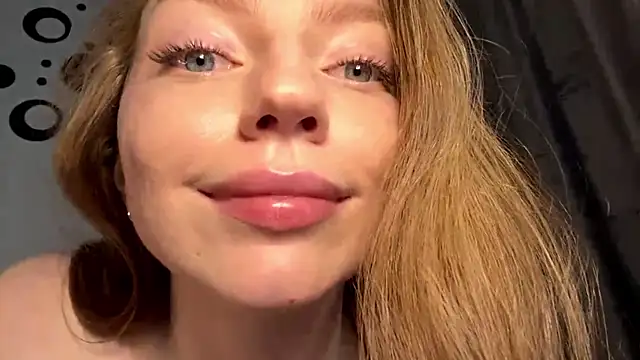Snapshot of Auroralgnis chatting on June 29, 10:59 am Auroralgnis online show from June 29, 10:59 am
