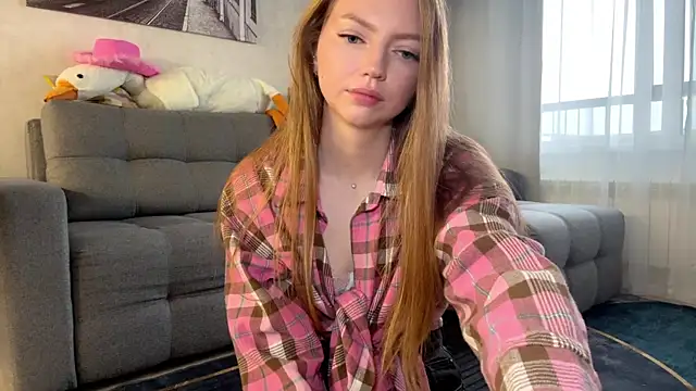Snapshot of Auroralgnis chatting on May 23, 7:29 am Auroralgnis online show from May 23, 7:29 am