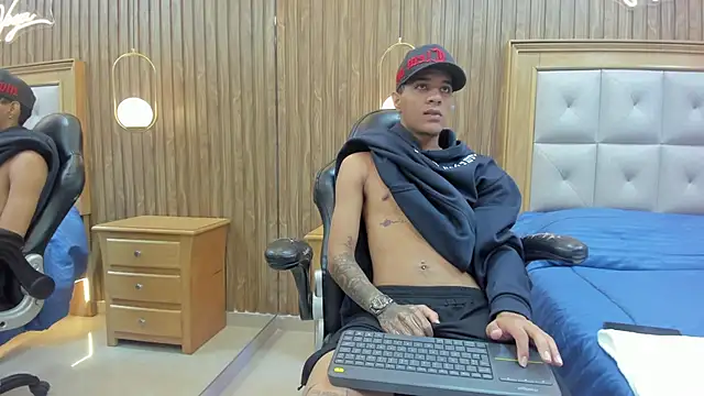 Snapshot of Mael_Jason chatting on June 9, 11:33 am Mael Jason online show from June 9, 11:33 am