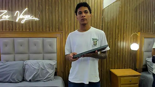 Snapshot of Mael_Jason chatting on July 9, 4:28 pm Mael Jason online show from July 9, 4:28 pm