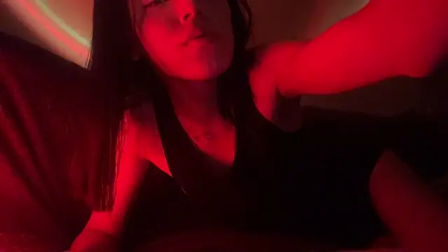 MarlyJess online show from June 6, 7:52 pm