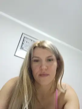 HotBlondie69 online show from July 24, 6:04 pm