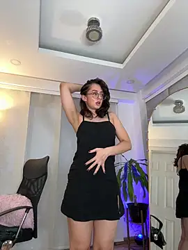 nicollett online show from May 31, 11:16 pm