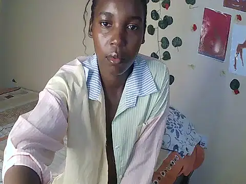 Snapshot of Imani- chatting on June 25, 7:13 am Imani- online show from June 25, 7:13 am