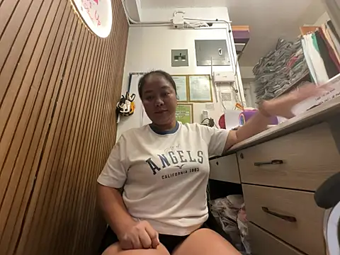 Snapshot of asian_milfpinay chatting on July 6, 6:20 am asian milfpinay online show from July 6, 6:20 am