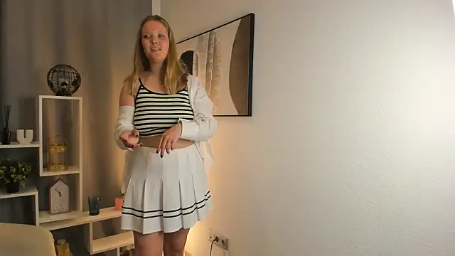 VernitaJanson online show from May 19, 9:16 am