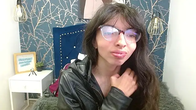 Allyshon  online show from June 9, 8:10 pm