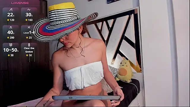Snapshot of AelinFireheart chatting on July 8, 1:30 am AelinFireheart online show from July 8, 1:30 am