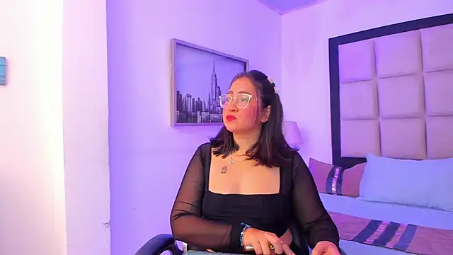 Snapshot of AlissBluumm chatting on July 1, 12:33 am AlissBluumm online show from July 1, 12:33 am
