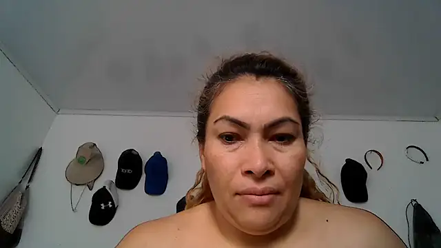 Layla-Astrum online show from May 21, 12:46 pm