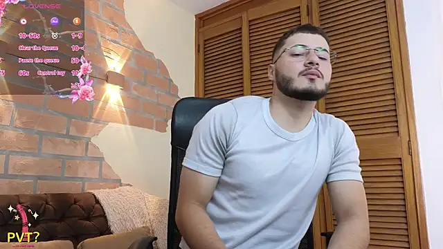 Brandon 01 online show from May 23, 7:35 pm