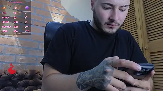 Brandon 01 online show from May 25, 7:34 pm