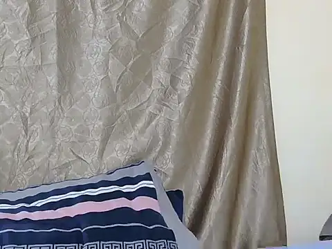 Snapshot of cee_queen chatting on May 23, 9:30 am cee queen online show from May 23, 9:30 am