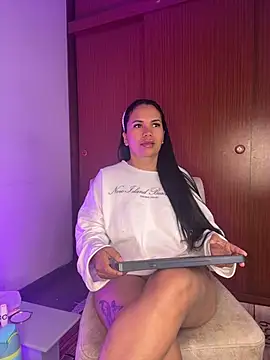 NoahJade online show from July 1, 9:31 am