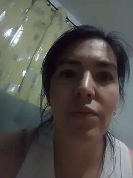Snapshot of dhanya_moon chatting on June 12, 2:20 am dhanya moon online show from June 12, 2:20 am