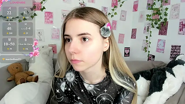 Honey Lia online show from June 17, 11:20 am