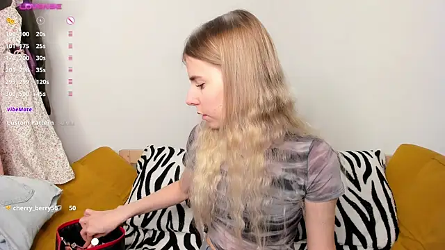 Honey Lia online show from May 21, 10:45 am