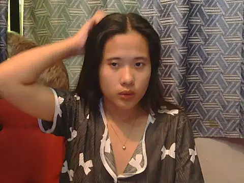 Snapshot of petiteasian_pinaygirl chatting on June 17, 1:05 am petiteasian pinaygirl online show from June 17, 1:05 am