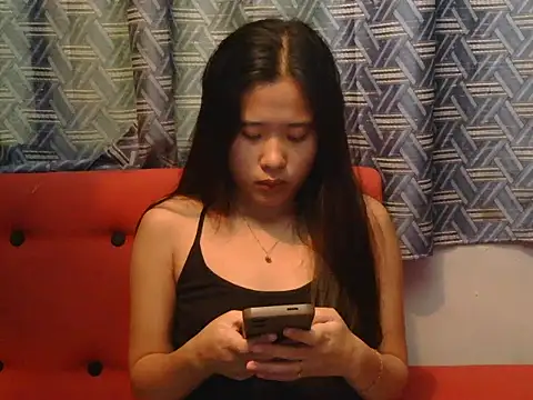 Snapshot of petiteasian_pinaygirl chatting on June 11, 11:46 pm petiteasian pinaygirl online show from June 11, 11:46 pm