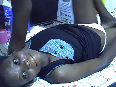 Snapshot of cute_aliyah chatting on June 27, 12:22 pm cute aliyah online show from June 27, 12:22 pm