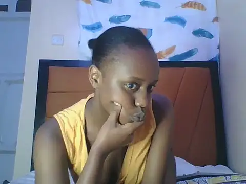 Snapshot of Ellaa_doll chatting on June 3, 6:01 pm Ellaa doll online show from June 3, 6:01 pm