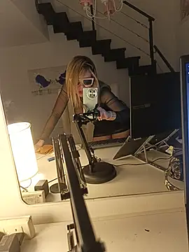 Ofeliafoxx online show from May 20, 7:38 am
