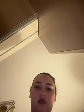 Snapshot of SweetTerrea chatting on June 24, 10:07 pm SweetTerrea online show from June 24, 10:07 pm