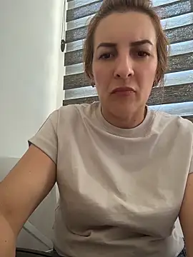 Snapshot of Hot-Milf4U chatting on June 4, 1:16 pm Hot-Milf4U online show from June 4, 1:16 pm