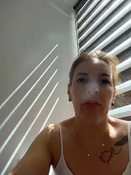 Snapshot of Hot-Milf4U chatting on June 14, 11:55 am Hot-Milf4U online show from June 14, 11:55 am