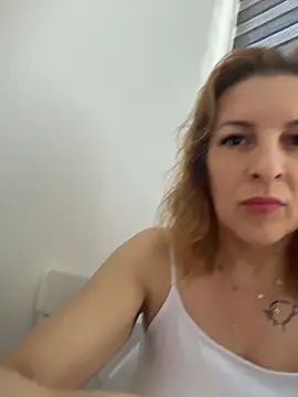 Snapshot of Hot-Milf4U chatting on June 19, 6:41 am Hot-Milf4U online show from June 19, 6:41 am