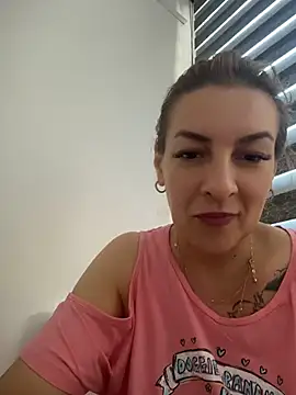 Snapshot of Hot-Milf4U chatting on June 22, 7:38 am Hot-Milf4U online show from June 22, 7:38 am
