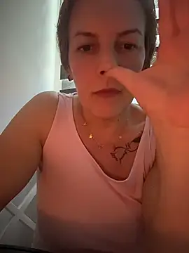 Snapshot of Hot-Milf4U chatting on June 7, 4:56 pm Hot-Milf4U online show from June 7, 4:56 pm