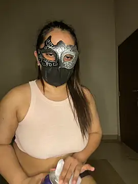 LioraWance online show from June 25, 5:18 pm