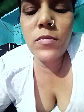 Snapshot of ritu4 chatting on May 27, 7:21 pm ritu4 online show from May 27, 7:21 pm