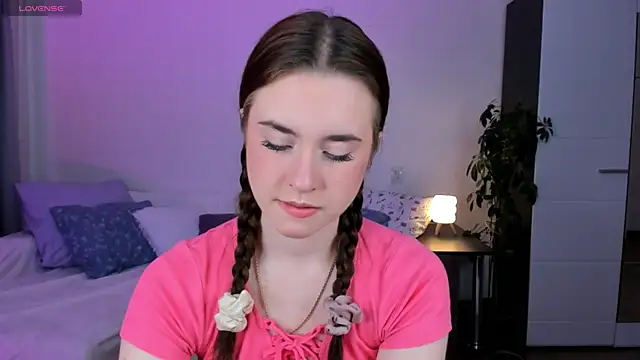Snapshot of Lilit_Dream chatting on June 15, 3:18 am Lilit Dream online show from June 15, 3:18 am