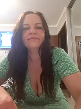 Snapshot of Meri_a chatting on June 9, 7:15 pm Meri a online show from June 9, 7:15 pm