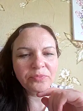Snapshot of Meri_a chatting on May 23, 1:21 pm Meri a online show from May 23, 1:21 pm