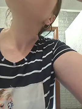 Snapshot of Meri_a chatting on June 20, 10:53 am Meri a online show from June 20, 10:53 am