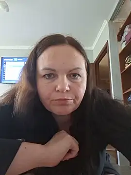 Snapshot of Meri_a chatting on June 16, 1:44 pm Meri a online show from June 16, 1:44 pm