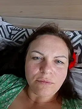 Snapshot of Meri_a chatting on May 24, 1:55 pm Meri a online show from May 24, 1:55 pm