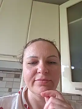 Snapshot of Meri_a chatting on May 21, 8:23 am Meri a online show from May 21, 8:23 am