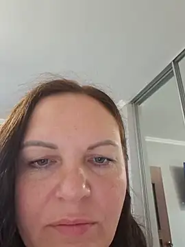 Snapshot of Meri_a chatting on June 19, 4:35 pm Meri a online show from June 19, 4:35 pm