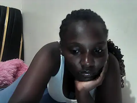 Snapshot of sexyleah25 chatting on June 20, 8:36 pm sexyleah25 online show from June 20, 8:36 pm