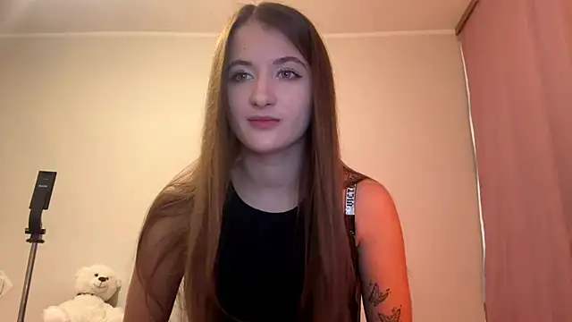 cute nessy online show from May 19, 4:25 pm