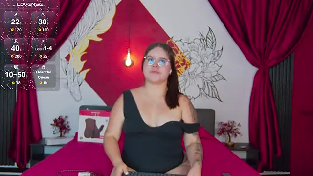 Snapshot of Lia_Avalon chatting on June 30, 11:43 am Lia Avalon online show from June 30, 11:43 am
