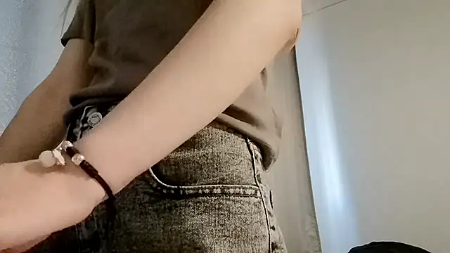 LauraTurber online show from May 23, 3:11 pm
