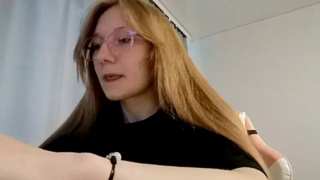 LauraTurber online show from May 26, 3:10 pm